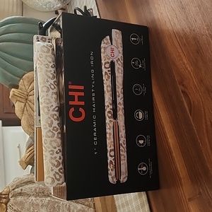 CHI Animal Insticts leopard printn1" Ceramic Hairstyling Iron